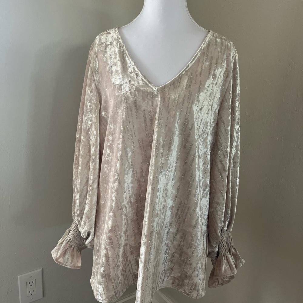 Vince Camuto Shimmering Cream Blouse - Picture 2 of 8